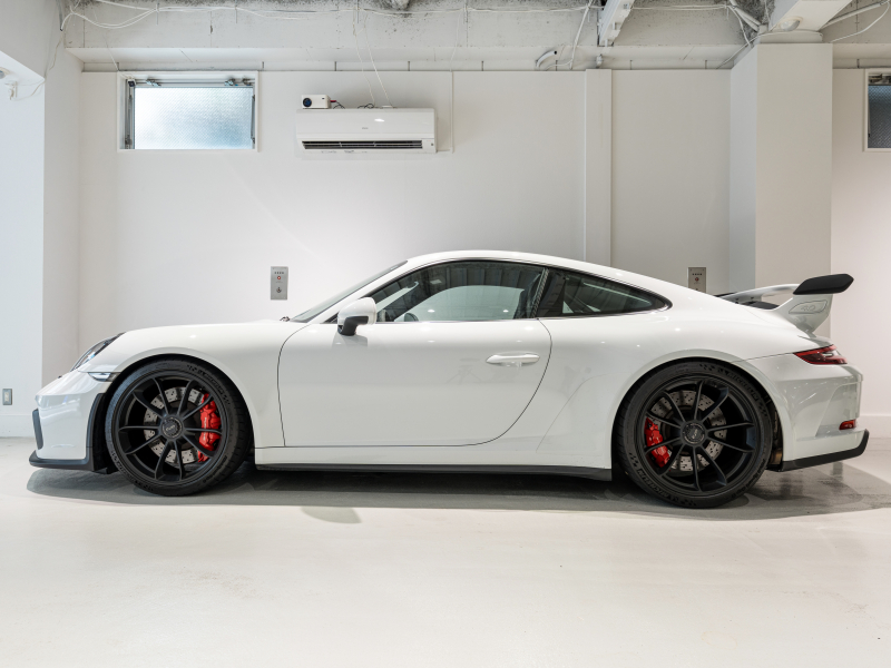 ポルシェ 911(Type991.2) GT3 ｸﾗﾌﾞｽﾎﾟｰﾂ&ｽﾎﾟｰﾂｸﾛﾉPKG　正規D車 ﾌﾛﾝﾄﾘﾌﾄ ﾚｻﾞｰｲﾝﾃﾘｱ ﾌﾙﾊﾞｹｯﾄｼｰﾄ 純正PCMﾅﾋﾞ ﾘﾊﾞｰｼﾝｸﾞｶﾒﾗ CarPlay ｷｬﾗﾗﾎﾜｲﾄ　2年保証