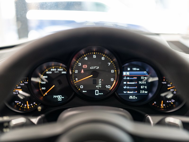 ポルシェ 911(Type991.2) GT3 ｸﾗﾌﾞｽﾎﾟｰﾂ&ｽﾎﾟｰﾂｸﾛﾉPKG　正規D車 ﾌﾛﾝﾄﾘﾌﾄ ﾚｻﾞｰｲﾝﾃﾘｱ ﾌﾙﾊﾞｹｯﾄｼｰﾄ 純正PCMﾅﾋﾞ ﾘﾊﾞｰｼﾝｸﾞｶﾒﾗ CarPlay ｷｬﾗﾗﾎﾜｲﾄ　2年保証