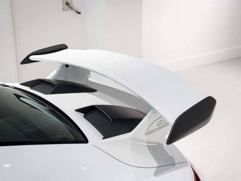 ポルシェ 911(Type991.2) GT3 ｸﾗﾌﾞｽﾎﾟｰﾂ&ｽﾎﾟｰﾂｸﾛﾉPKG　正規D車 ﾌﾛﾝﾄﾘﾌﾄ ﾚｻﾞｰｲﾝﾃﾘｱ ﾌﾙﾊﾞｹｯﾄｼｰﾄ 純正PCMﾅﾋﾞ ﾘﾊﾞｰｼﾝｸﾞｶﾒﾗ CarPlay ｷｬﾗﾗﾎﾜｲﾄ　2年保証