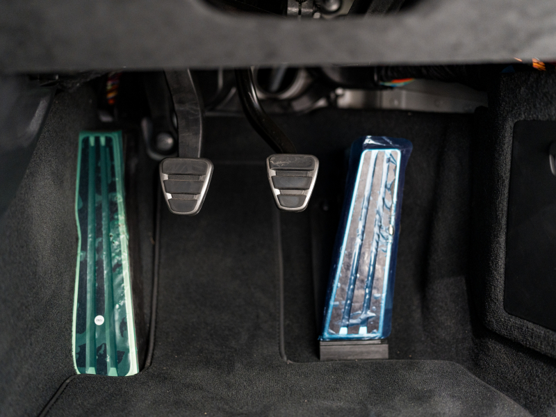 ポルシェ 718 ケイマン GT4 6MT クロノPKG 正規D車 1オーナー 右H レザーインテリアPKG PCMナビ Bカメラ CarPlay キセノンヘッドライト スポーツEX OPカラー 2年保証
