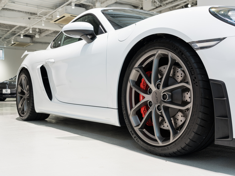 ポルシェ 718 ケイマン GT4 6MT クロノPKG 正規D車 1オーナー 右H レザーインテリアPKG PCMナビ Bカメラ CarPlay キセノンヘッドライト スポーツEX OPカラー 2年保証
