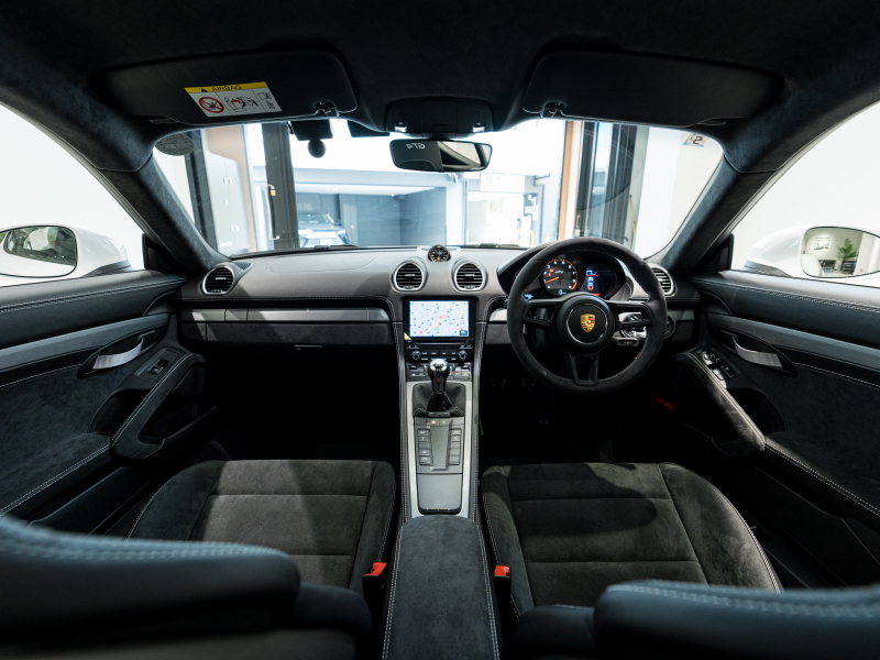 ポルシェ 718 ケイマン GT4 6MT クロノPKG 正規D車 1オーナー 右H レザーインテリアPKG PCMナビ Bカメラ CarPlay キセノンヘッドライト スポーツEX OPカラー 2年保証