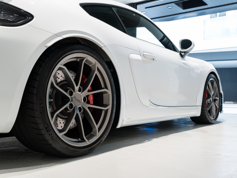 ポルシェ 718 ケイマン GT4 6MT クロノPKG 正規D車 1オーナー 右H レザーインテリアPKG PCMナビ Bカメラ CarPlay キセノンヘッドライト スポーツEX OPカラー 2年保証
