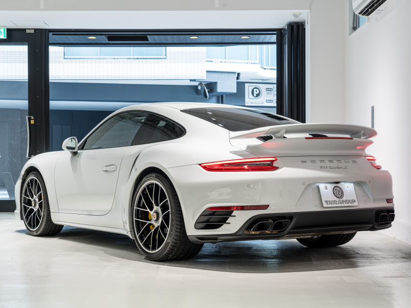 ポルシェ 911(Type991.2) ﾀｰﾎﾞS ｽﾎﾟｰﾂｸﾛﾉPKG　正規D車 ﾚｻﾞｰｲﾝﾃﾘｱ 赤革 PCMﾅﾋﾞ ﾘﾊﾞｰｼﾝｸﾞｶﾒﾗ ﾊﾟｰｸｱｼｽﾄ Carplay PCCB BOSEｻｳﾝﾄﾞ OPｶﾗｰ 　2年保証付