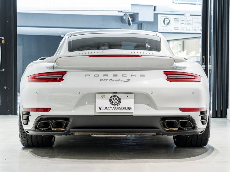 ポルシェ 911(Type991.2) ﾀｰﾎﾞS ｽﾎﾟｰﾂｸﾛﾉPKG　正規D車 ﾚｻﾞｰｲﾝﾃﾘｱ 赤革 PCMﾅﾋﾞ ﾘﾊﾞｰｼﾝｸﾞｶﾒﾗ ﾊﾟｰｸｱｼｽﾄ Carplay PCCB BOSEｻｳﾝﾄﾞ OPｶﾗｰ 　2年保証付