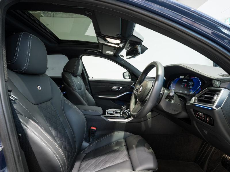 アルピナ D3 S Limousine Allrad　正規D車 1ｵｰﾅｰ OPｶﾗｰ ｱﾙﾋﾟﾅｾｰﾌﾃｨPKG ﾌﾙﾚｻﾞｰﾒﾘﾉ 黒革 ｻﾝﾙｰﾌ 純正iDriveﾅﾋﾞ ﾌﾙｾｸﾞTV CarPlay BMWﾚｰｻﾞｰﾗｲﾄ ｸﾗｼｯｸ20AW　2年保証