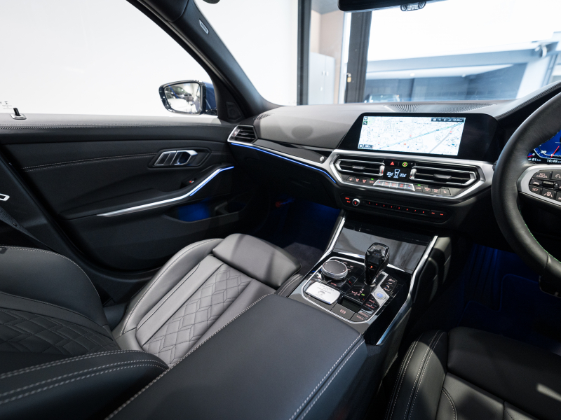 アルピナ D3 S Limousine Allrad　正規D車 1ｵｰﾅｰ OPｶﾗｰ ｱﾙﾋﾟﾅｾｰﾌﾃｨPKG ﾌﾙﾚｻﾞｰﾒﾘﾉ 黒革 ｻﾝﾙｰﾌ 純正iDriveﾅﾋﾞ ﾌﾙｾｸﾞTV CarPlay BMWﾚｰｻﾞｰﾗｲﾄ ｸﾗｼｯｸ20AW　2年保証