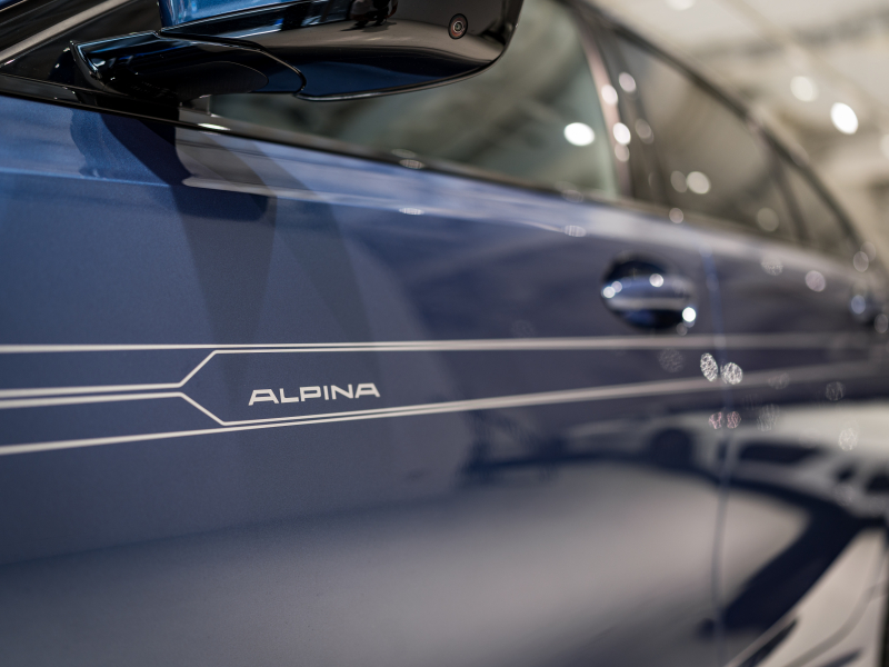 アルピナ D3 S Limousine Allrad　正規D車 1ｵｰﾅｰ OPｶﾗｰ ｱﾙﾋﾟﾅｾｰﾌﾃｨPKG ﾌﾙﾚｻﾞｰﾒﾘﾉ 黒革 ｻﾝﾙｰﾌ 純正iDriveﾅﾋﾞ ﾌﾙｾｸﾞTV CarPlay BMWﾚｰｻﾞｰﾗｲﾄ ｸﾗｼｯｸ20AW　2年保証