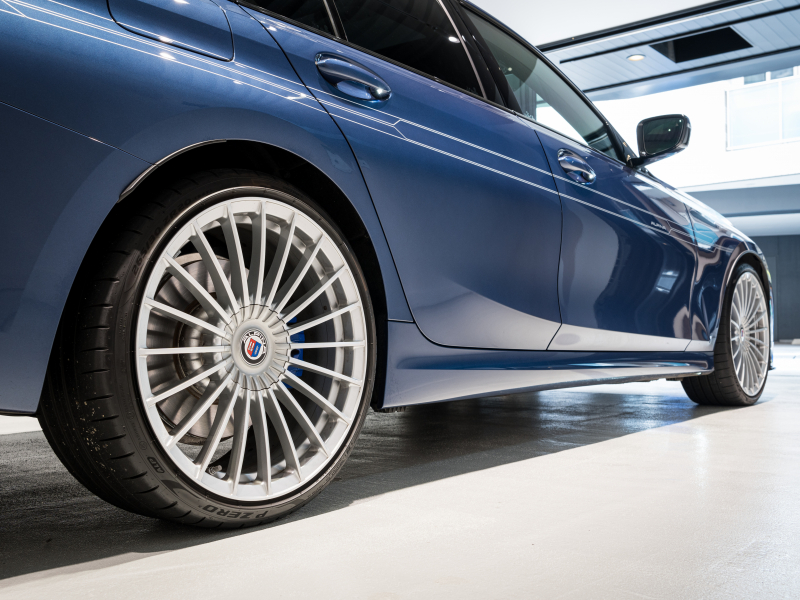 アルピナ D3 S Limousine Allrad　正規D車 1ｵｰﾅｰ OPｶﾗｰ ｱﾙﾋﾟﾅｾｰﾌﾃｨPKG ﾌﾙﾚｻﾞｰﾒﾘﾉ 黒革 ｻﾝﾙｰﾌ 純正iDriveﾅﾋﾞ ﾌﾙｾｸﾞTV CarPlay BMWﾚｰｻﾞｰﾗｲﾄ ｸﾗｼｯｸ20AW　2年保証