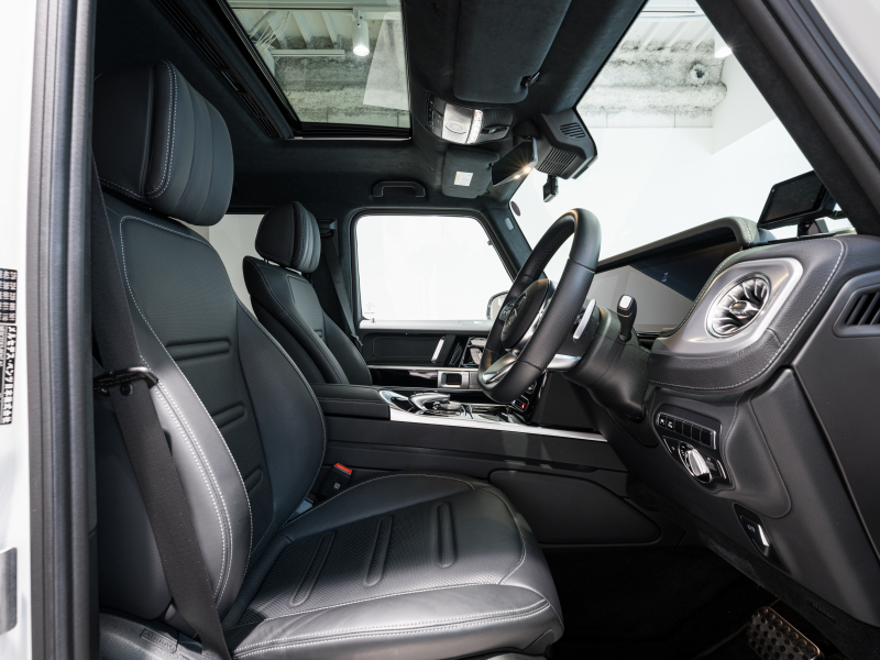 メルセデスベンツ Gクラス G400d AMGﾗｲﾝ ﾗｸﾞｼﾞｭｱﾘｰPKG　正規D車 ﾅｲﾄPKG仕様 右H Meｺﾈｸﾄ 黒革 ｻﾝﾙｰﾌ 純正ﾅﾋﾞTV Burmester 電動ｻｲﾄﾞｽﾃｯﾌﾟ ﾌﾞﾗｯｸﾍﾟｲﾝﾄ20AW　2年保証