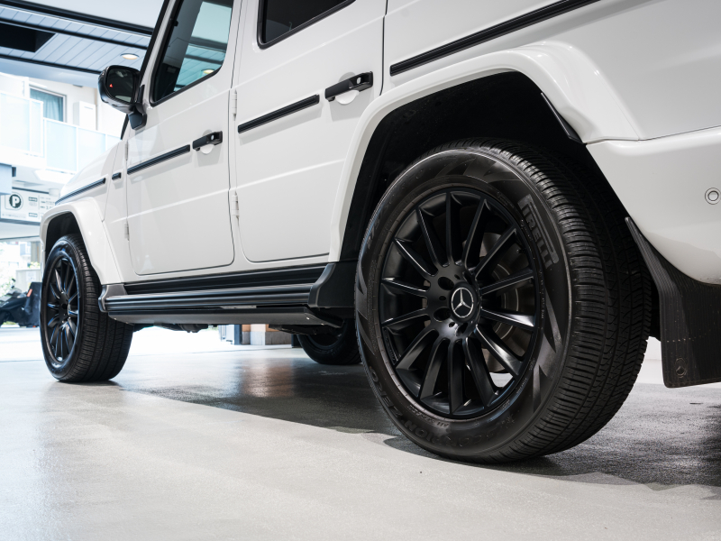 メルセデスベンツ Gクラス G400d AMGﾗｲﾝ ﾗｸﾞｼﾞｭｱﾘｰPKG　正規D車 ﾅｲﾄPKG仕様 右H Meｺﾈｸﾄ 黒革 ｻﾝﾙｰﾌ 純正ﾅﾋﾞTV Burmester 電動ｻｲﾄﾞｽﾃｯﾌﾟ ﾌﾞﾗｯｸﾍﾟｲﾝﾄ20AW　2年保証