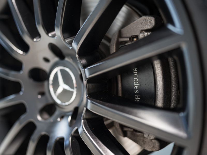 メルセデスベンツ Gクラス G400d AMGﾗｲﾝ ﾗｸﾞｼﾞｭｱﾘｰPKG　正規D車 ﾅｲﾄPKG仕様 右H Meｺﾈｸﾄ 黒革 ｻﾝﾙｰﾌ 純正ﾅﾋﾞTV Burmester 電動ｻｲﾄﾞｽﾃｯﾌﾟ ﾌﾞﾗｯｸﾍﾟｲﾝﾄ20AW　2年保証