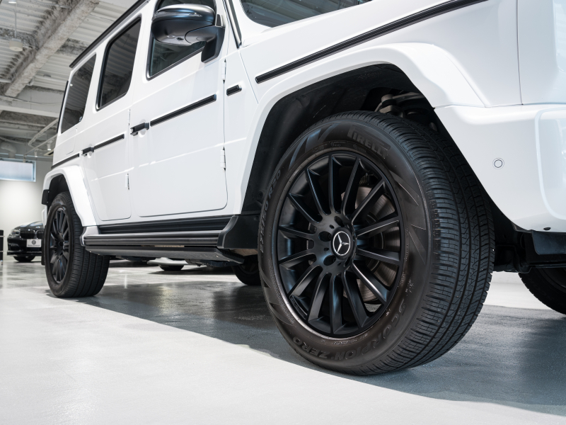 メルセデスベンツ Gクラス G400d AMGﾗｲﾝ ﾗｸﾞｼﾞｭｱﾘｰPKG　正規D車 ﾅｲﾄPKG仕様 右H Meｺﾈｸﾄ 黒革 ｻﾝﾙｰﾌ 純正ﾅﾋﾞTV Burmester 電動ｻｲﾄﾞｽﾃｯﾌﾟ ﾌﾞﾗｯｸﾍﾟｲﾝﾄ20AW　2年保証