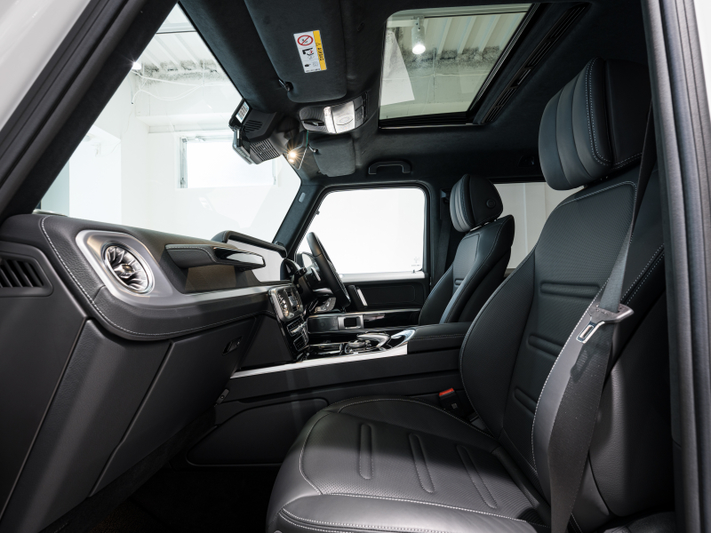 メルセデスベンツ Gクラス G400d AMGﾗｲﾝ ﾗｸﾞｼﾞｭｱﾘｰPKG　正規D車 ﾅｲﾄPKG仕様 右H Meｺﾈｸﾄ 黒革 ｻﾝﾙｰﾌ 純正ﾅﾋﾞTV Burmester 電動ｻｲﾄﾞｽﾃｯﾌﾟ ﾌﾞﾗｯｸﾍﾟｲﾝﾄ20AW　2年保証