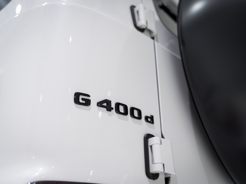 メルセデスベンツ Gクラス G400d AMGﾗｲﾝ ﾗｸﾞｼﾞｭｱﾘｰPKG　正規D車 ﾅｲﾄPKG仕様 右H Meｺﾈｸﾄ 黒革 ｻﾝﾙｰﾌ 純正ﾅﾋﾞTV Burmester 電動ｻｲﾄﾞｽﾃｯﾌﾟ ﾌﾞﾗｯｸﾍﾟｲﾝﾄ20AW　2年保証