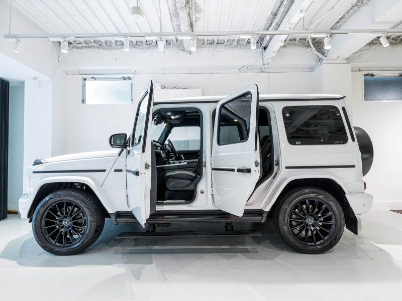 メルセデスベンツ Gクラス G400d AMGﾗｲﾝ ﾗｸﾞｼﾞｭｱﾘｰPKG　正規D車 ﾅｲﾄPKG仕様 右H Meｺﾈｸﾄ 黒革 ｻﾝﾙｰﾌ 純正ﾅﾋﾞTV Burmester 電動ｻｲﾄﾞｽﾃｯﾌﾟ ﾌﾞﾗｯｸﾍﾟｲﾝﾄ20AW　2年保証