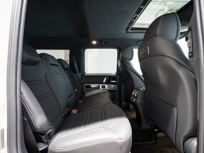 メルセデスベンツ Gクラス G400d AMGﾗｲﾝ ﾗｸﾞｼﾞｭｱﾘｰPKG　正規D車 ﾅｲﾄPKG仕様 右H Meｺﾈｸﾄ 黒革 ｻﾝﾙｰﾌ 純正ﾅﾋﾞTV Burmester 電動ｻｲﾄﾞｽﾃｯﾌﾟ ﾌﾞﾗｯｸﾍﾟｲﾝﾄ20AW　2年保証