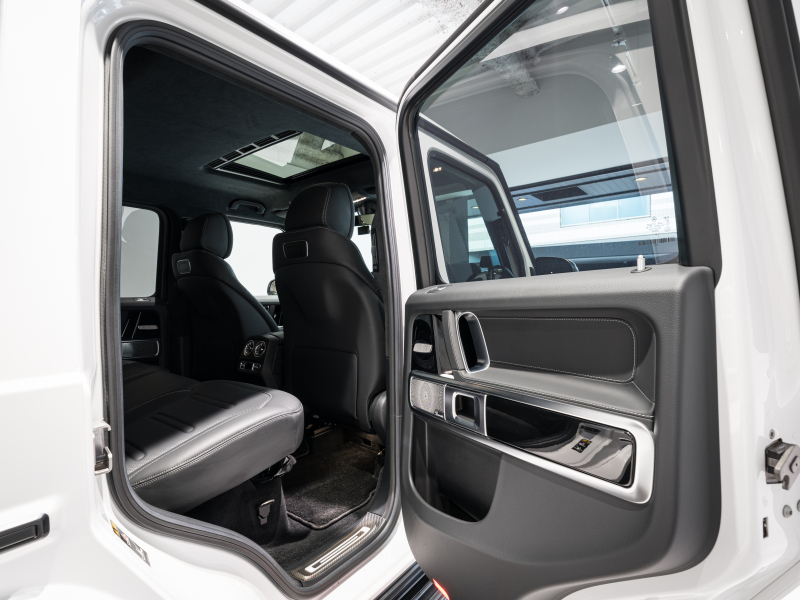 メルセデスベンツ Gクラス G400d AMGﾗｲﾝ ﾗｸﾞｼﾞｭｱﾘｰPKG　正規D車 ﾅｲﾄPKG仕様 右H Meｺﾈｸﾄ 黒革 ｻﾝﾙｰﾌ 純正ﾅﾋﾞTV Burmester 電動ｻｲﾄﾞｽﾃｯﾌﾟ ﾌﾞﾗｯｸﾍﾟｲﾝﾄ20AW　2年保証