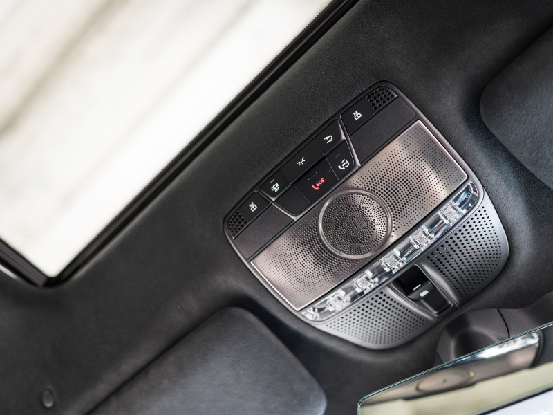 メルセデスベンツ Gクラス G400d AMGﾗｲﾝ ﾗｸﾞｼﾞｭｱﾘｰPKG　正規D車 ﾅｲﾄPKG仕様 右H Meｺﾈｸﾄ 黒革 ｻﾝﾙｰﾌ 純正ﾅﾋﾞTV Burmester 電動ｻｲﾄﾞｽﾃｯﾌﾟ ﾌﾞﾗｯｸﾍﾟｲﾝﾄ20AW　2年保証