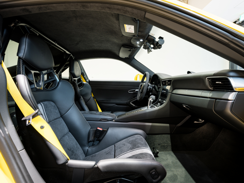 ポルシェ 911(Type991.2) GT3 クラブスポーツ&スポーツクロノPKG 正規D車 Fリフター PCCB フルバケットシート 純正PCMナビ リバーシングカメラ CarPlay LEDヘッドライト 20AW 2年保証