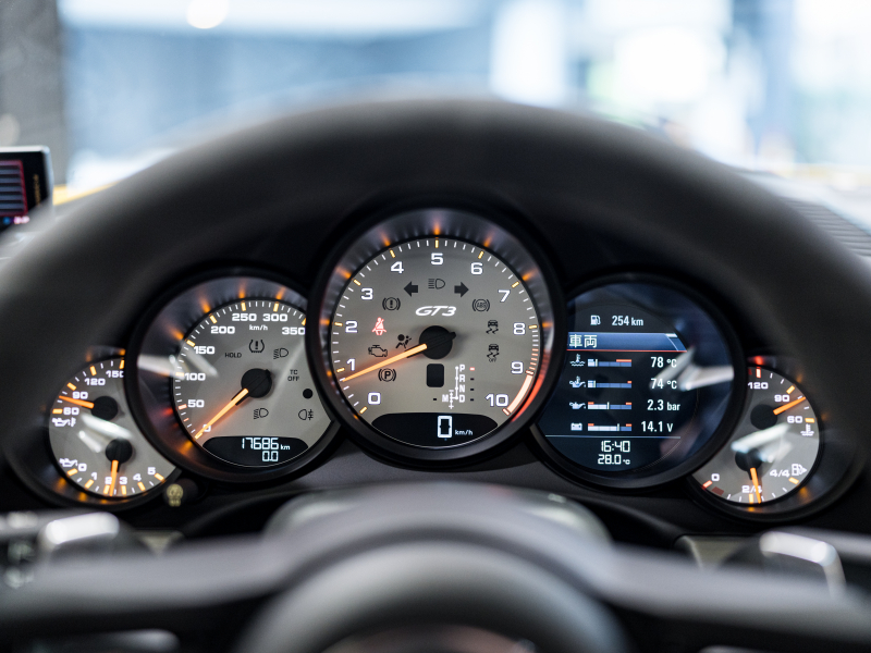 ポルシェ 911(Type991.2) GT3 クラブスポーツ&スポーツクロノPKG 正規D車 Fリフター PCCB フルバケットシート 純正PCMナビ リバーシングカメラ CarPlay LEDヘッドライト 20AW 2年保証