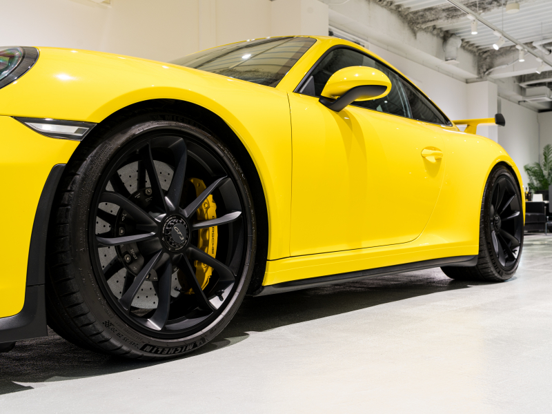 ポルシェ 911(Type991.2) GT3 クラブスポーツ&スポーツクロノPKG 正規D車 Fリフター PCCB フルバケットシート 純正PCMナビ リバーシングカメラ CarPlay LEDヘッドライト 20AW 2年保証