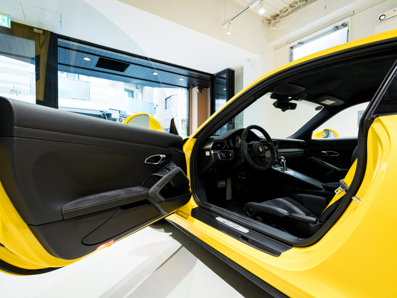 ポルシェ 911(Type991.2) GT3 クラブスポーツ&スポーツクロノPKG 正規D車 Fリフター PCCB フルバケットシート 純正PCMナビ リバーシングカメラ CarPlay LEDヘッドライト 20AW 2年保証