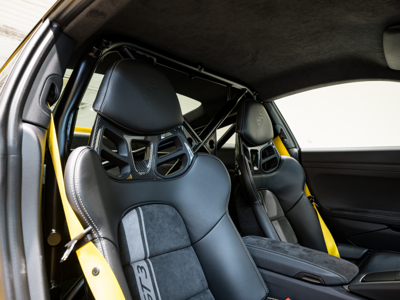 ポルシェ 911(Type991.2) GT3 クラブスポーツ&スポーツクロノPKG 正規D車 Fリフター PCCB フルバケットシート 純正PCMナビ リバーシングカメラ CarPlay LEDヘッドライト 20AW 2年保証