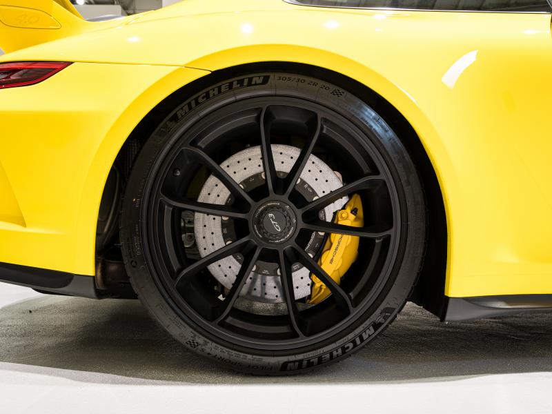 ポルシェ 911(Type991.2) GT3 クラブスポーツ&スポーツクロノPKG 正規D車 Fリフター PCCB フルバケットシート 純正PCMナビ リバーシングカメラ CarPlay LEDヘッドライト 20AW 2年保証