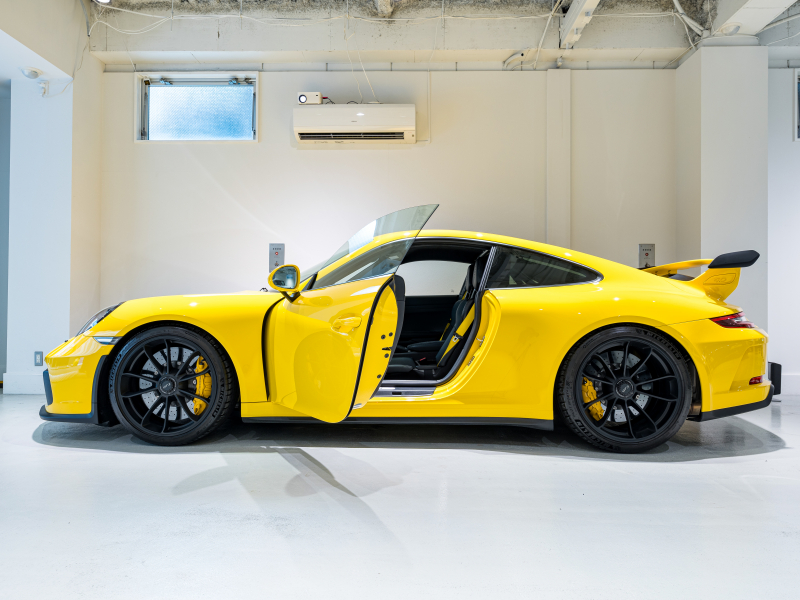 ポルシェ 911(Type991.2) GT3 クラブスポーツ&スポーツクロノPKG 正規D車 Fリフター PCCB フルバケットシート 純正PCMナビ リバーシングカメラ CarPlay LEDヘッドライト 20AW 2年保証