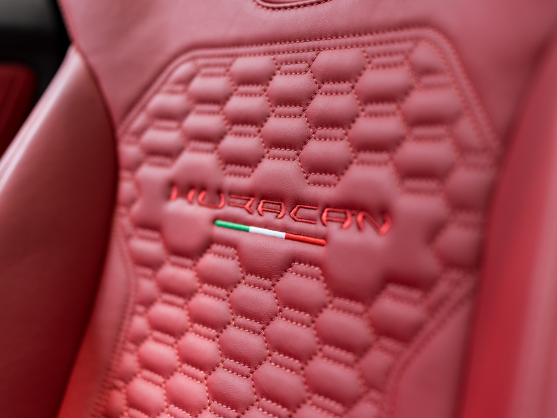 ランボルギーニ ウラカン Spyder LP580-2　正規D車 Bianco Icarus ﾌﾛﾝﾄﾘﾌﾀｰ ﾌﾙ電動ｼｰﾄ Q-citura 純正ﾅﾋﾞ ﾘｱｶﾒﾗ ﾏｸﾞﾈﾄﾚｵﾛｼﾞｶﾙｻｽ NOVITECｻｽ ｽﾎﾟｰﾂｴｷｿﾞｰｽﾄ 鍛造20AW