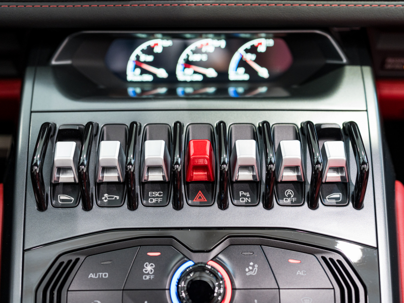 ランボルギーニ ウラカン Spyder LP580-2　正規D車 Bianco Icarus ﾌﾛﾝﾄﾘﾌﾀｰ ﾌﾙ電動ｼｰﾄ Q-citura 純正ﾅﾋﾞ ﾘｱｶﾒﾗ ﾏｸﾞﾈﾄﾚｵﾛｼﾞｶﾙｻｽ NOVITECｻｽ ｽﾎﾟｰﾂｴｷｿﾞｰｽﾄ 鍛造20AW