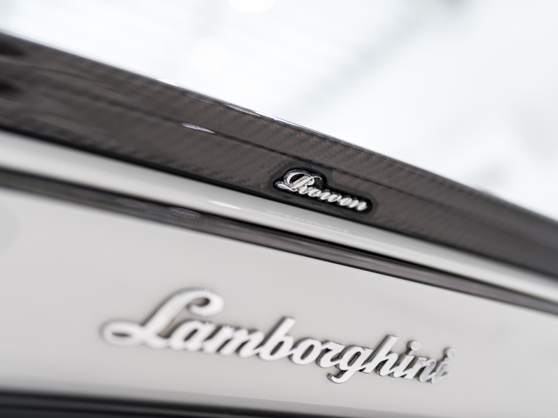 ランボルギーニ ウラカン Spyder LP580-2　正規D車 Bianco Icarus ﾌﾛﾝﾄﾘﾌﾀｰ ﾌﾙ電動ｼｰﾄ Q-citura 純正ﾅﾋﾞ ﾘｱｶﾒﾗ ﾏｸﾞﾈﾄﾚｵﾛｼﾞｶﾙｻｽ NOVITECｻｽ ｽﾎﾟｰﾂｴｷｿﾞｰｽﾄ 鍛造20AW