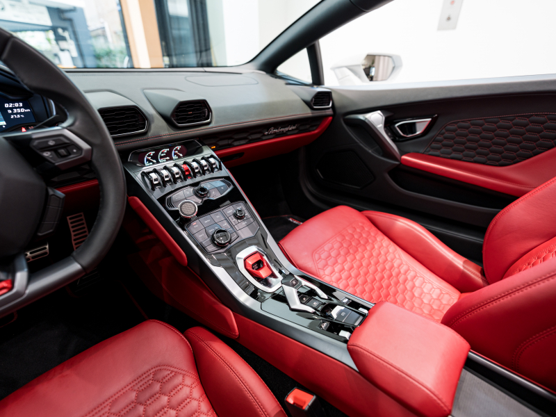 ランボルギーニ ウラカン Spyder LP580-2　正規D車 Bianco Icarus ﾌﾛﾝﾄﾘﾌﾀｰ ﾌﾙ電動ｼｰﾄ Q-citura 純正ﾅﾋﾞ ﾘｱｶﾒﾗ ﾏｸﾞﾈﾄﾚｵﾛｼﾞｶﾙｻｽ NOVITECｻｽ ｽﾎﾟｰﾂｴｷｿﾞｰｽﾄ 鍛造20AW