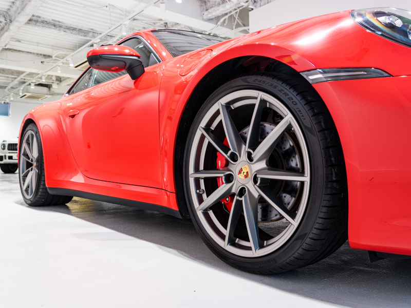 ポルシェ 911(Type992) ｶﾚﾗ4S ｽﾎﾟｰﾂｸﾛﾉPKG　正規D車 左H Fﾘﾌﾄ PDCC ｴﾝﾄﾘｰD ﾌﾙﾚｻﾞｰｲﾝﾃﾘｱ ﾎﾞﾙﾄﾞｰﾚｯﾄﾞ革 軽量ｶｰﾎﾞﾝﾙｰﾌ 純正PCMﾅﾋﾞ CarPlay ACC ｻﾗｳﾝﾄﾞｶﾒﾗ ｶﾚﾗS20/21AW　2年保証