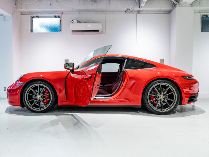 ポルシェ 911(Type992) ｶﾚﾗ4S ｽﾎﾟｰﾂｸﾛﾉPKG　正規D車 左H Fﾘﾌﾄ PDCC ｴﾝﾄﾘｰD ﾌﾙﾚｻﾞｰｲﾝﾃﾘｱ ﾎﾞﾙﾄﾞｰﾚｯﾄﾞ革 軽量ｶｰﾎﾞﾝﾙｰﾌ 純正PCMﾅﾋﾞ CarPlay ACC ｻﾗｳﾝﾄﾞｶﾒﾗ ｶﾚﾗS20/21AW　2年保証