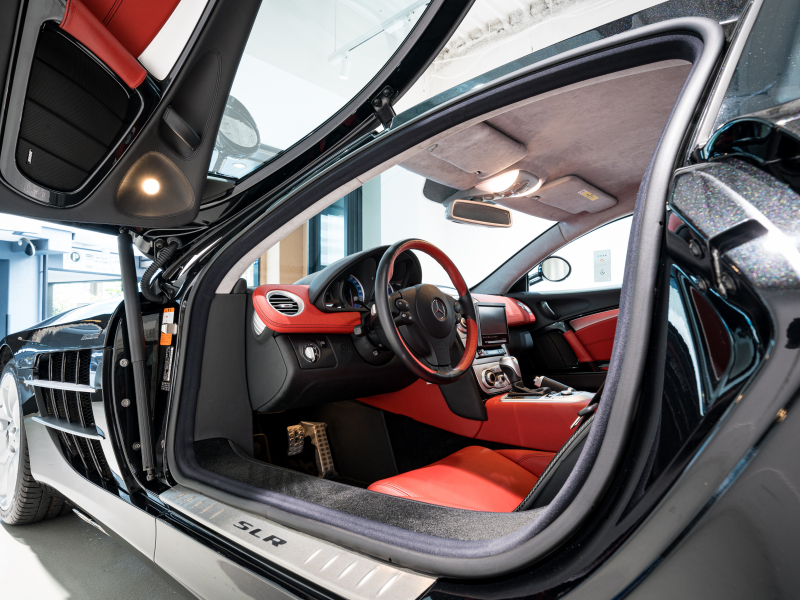 メルセデスベンツ SLRマクラーレン 正規ﾃﾞｨｰﾗｰ車 国内22台限定 ｼﾙﾊﾞｰｱﾛｰﾚｻﾞｰ ﾀｰﾋﾞﾝﾃﾞｻﾞｲﾝAW CFRPﾓﾉｺｯｸ C-BRAKE ｱﾀﾞﾌﾟﾃｨﾌﾞｽﾎﾟｲﾗｰ 社外ﾅﾋﾞ ﾊﾞｯｸｶﾒﾗ BOSEｻｳﾝﾄﾞ