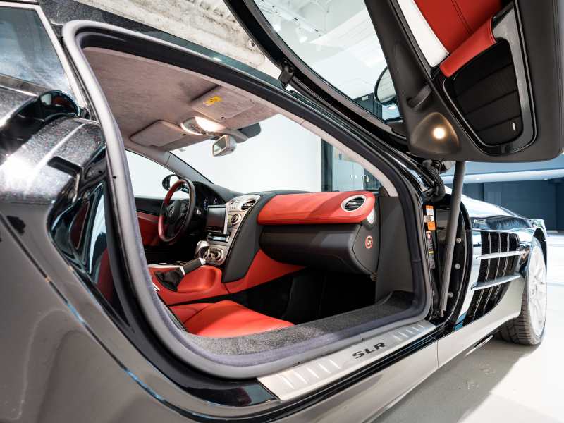 メルセデスベンツ SLRマクラーレン 正規ﾃﾞｨｰﾗｰ車 国内22台限定 ｼﾙﾊﾞｰｱﾛｰﾚｻﾞｰ ﾀｰﾋﾞﾝﾃﾞｻﾞｲﾝAW CFRPﾓﾉｺｯｸ C-BRAKE ｱﾀﾞﾌﾟﾃｨﾌﾞｽﾎﾟｲﾗｰ 社外ﾅﾋﾞ ﾊﾞｯｸｶﾒﾗ BOSEｻｳﾝﾄﾞ