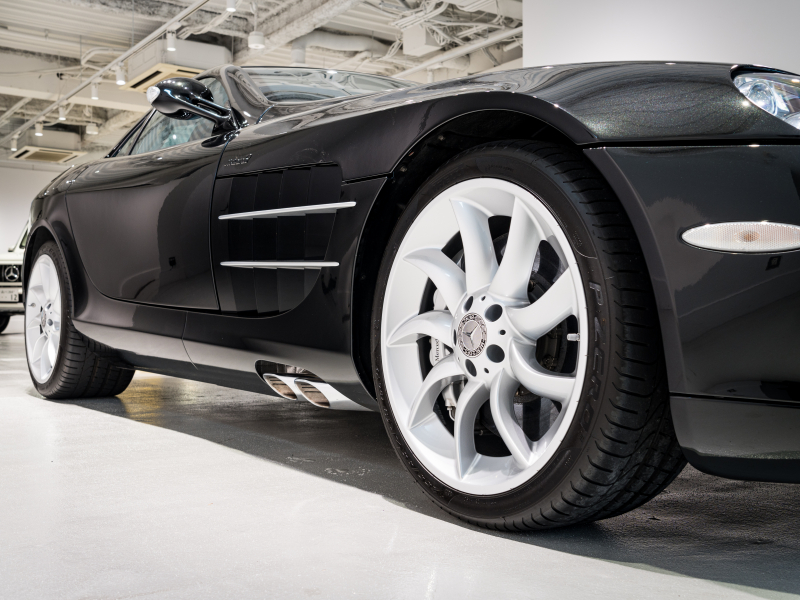 メルセデスベンツ SLRマクラーレン 正規ﾃﾞｨｰﾗｰ車 国内22台限定 ｼﾙﾊﾞｰｱﾛｰﾚｻﾞｰ ﾀｰﾋﾞﾝﾃﾞｻﾞｲﾝAW CFRPﾓﾉｺｯｸ C-BRAKE ｱﾀﾞﾌﾟﾃｨﾌﾞｽﾎﾟｲﾗｰ 社外ﾅﾋﾞ ﾊﾞｯｸｶﾒﾗ BOSEｻｳﾝﾄﾞ