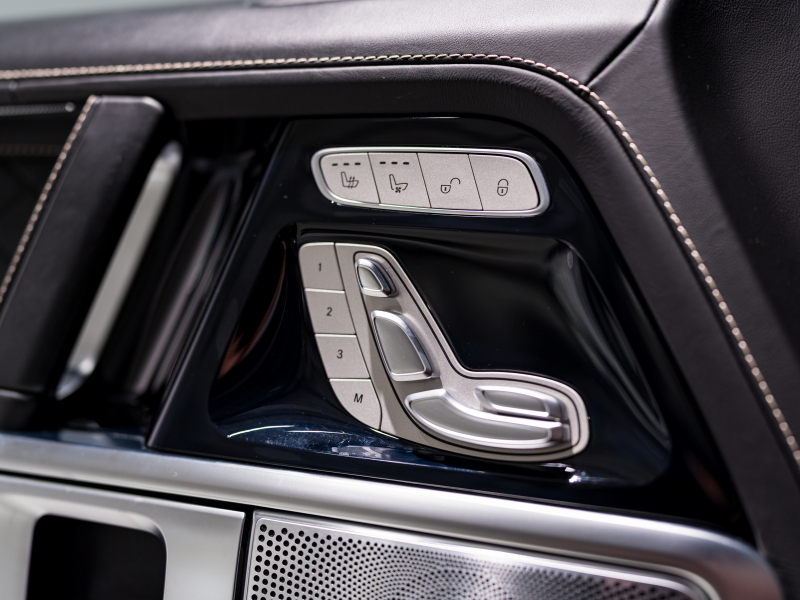 メルセデスベンツ Gクラス G400d STRONGER THAN TIME Edition　正規D車 国内40台限定 ﾗｸﾞｼﾞｭｱﾘｰPKG 黒革 SR ﾍﾞﾝﾁﾚｰﾀｰ 純正ﾅﾋﾞTV ﾌﾙｾｸﾞ CarPlay Burmester ﾅｲﾄPKGﾏｸﾞﾉ 20AW　2年保証