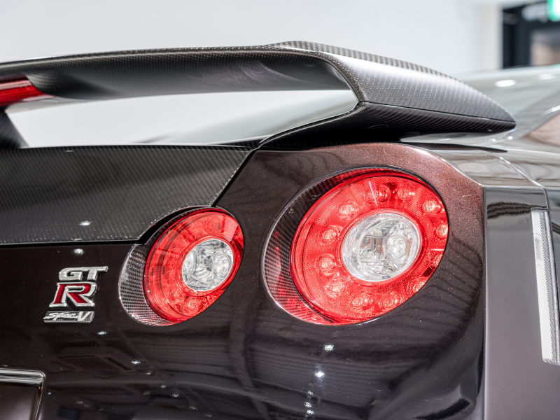 日産 GT-R Spec V　ｵﾘｼﾞﾅﾙｶｰﾎﾞﾝﾎﾞﾃﾞｨ 強化ｸﾗｯﾁ ﾊｲﾌﾛｰﾀｰﾋﾞﾝ SAURUSﾁｭｰﾝ800馬力 ﾄﾗｽﾄﾏﾌﾗｰ RECAROﾊﾞｹｯﾄｼｰﾄ 純正ﾅﾋﾞ BOSE 大口径ﾌﾞﾚｰｷﾃﾞｨｽｸ 各種ｶｽﾀﾑ多数