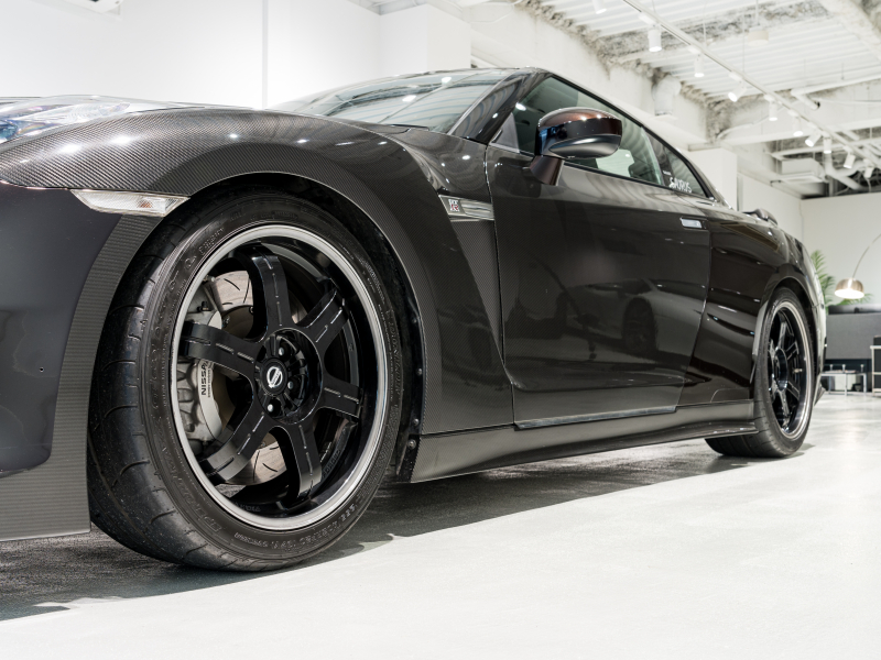 日産 GT-R Spec V　ｵﾘｼﾞﾅﾙｶｰﾎﾞﾝﾎﾞﾃﾞｨ 強化ｸﾗｯﾁ ﾊｲﾌﾛｰﾀｰﾋﾞﾝ SAURUSﾁｭｰﾝ800馬力 ﾄﾗｽﾄﾏﾌﾗｰ RECAROﾊﾞｹｯﾄｼｰﾄ 純正ﾅﾋﾞ BOSE 大口径ﾌﾞﾚｰｷﾃﾞｨｽｸ 各種ｶｽﾀﾑ多数