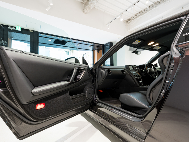 日産 GT-R Spec V　ｵﾘｼﾞﾅﾙｶｰﾎﾞﾝﾎﾞﾃﾞｨ 強化ｸﾗｯﾁ ﾊｲﾌﾛｰﾀｰﾋﾞﾝ SAURUSﾁｭｰﾝ800馬力 ﾄﾗｽﾄﾏﾌﾗｰ RECAROﾊﾞｹｯﾄｼｰﾄ 純正ﾅﾋﾞ BOSE 大口径ﾌﾞﾚｰｷﾃﾞｨｽｸ 各種ｶｽﾀﾑ多数