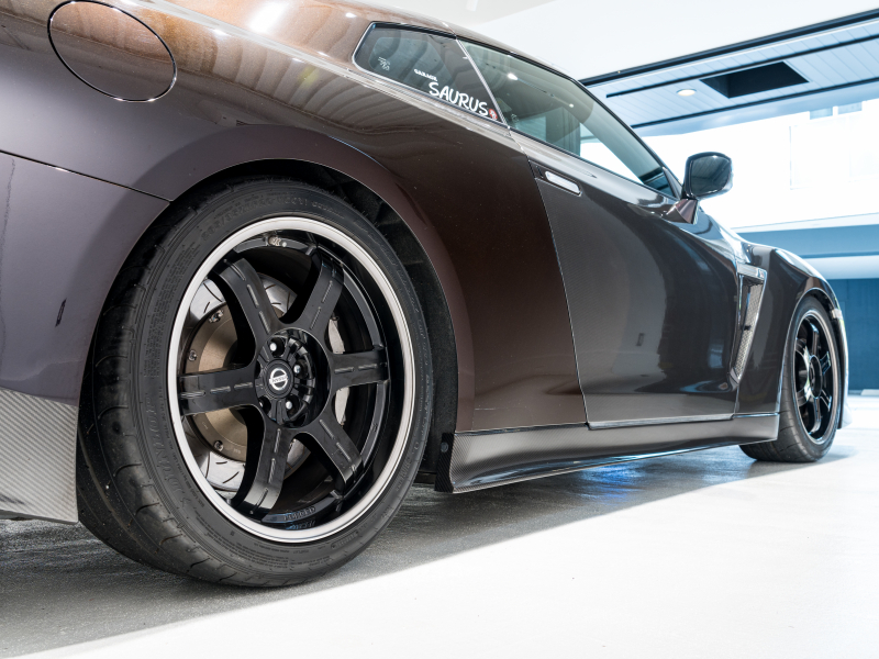 日産 GT-R Spec V　ｵﾘｼﾞﾅﾙｶｰﾎﾞﾝﾎﾞﾃﾞｨ 強化ｸﾗｯﾁ ﾊｲﾌﾛｰﾀｰﾋﾞﾝ SAURUSﾁｭｰﾝ800馬力 ﾄﾗｽﾄﾏﾌﾗｰ RECAROﾊﾞｹｯﾄｼｰﾄ 純正ﾅﾋﾞ BOSE 大口径ﾌﾞﾚｰｷﾃﾞｨｽｸ 各種ｶｽﾀﾑ多数
