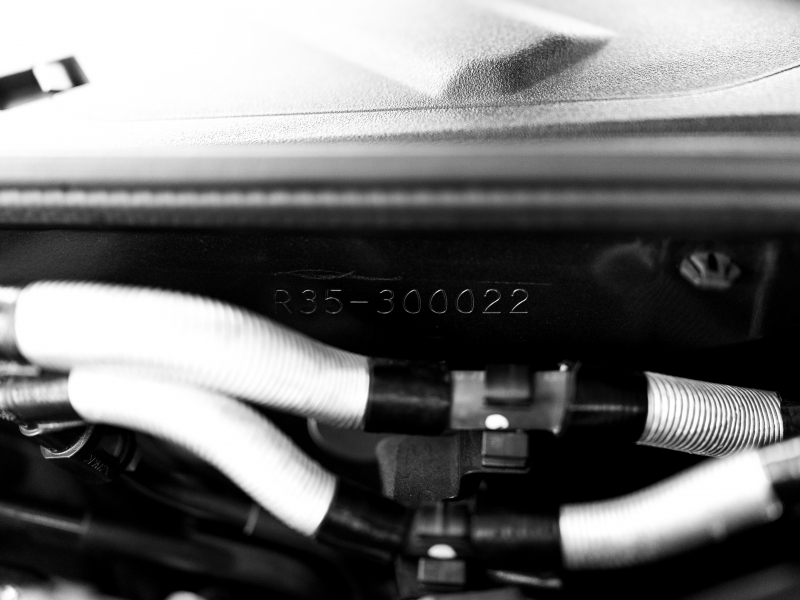 日産 GT-R Spec V　ｵﾘｼﾞﾅﾙｶｰﾎﾞﾝﾎﾞﾃﾞｨ 強化ｸﾗｯﾁ ﾊｲﾌﾛｰﾀｰﾋﾞﾝ SAURUSﾁｭｰﾝ800馬力 ﾄﾗｽﾄﾏﾌﾗｰ RECAROﾊﾞｹｯﾄｼｰﾄ 純正ﾅﾋﾞ BOSE 大口径ﾌﾞﾚｰｷﾃﾞｨｽｸ 各種ｶｽﾀﾑ多数