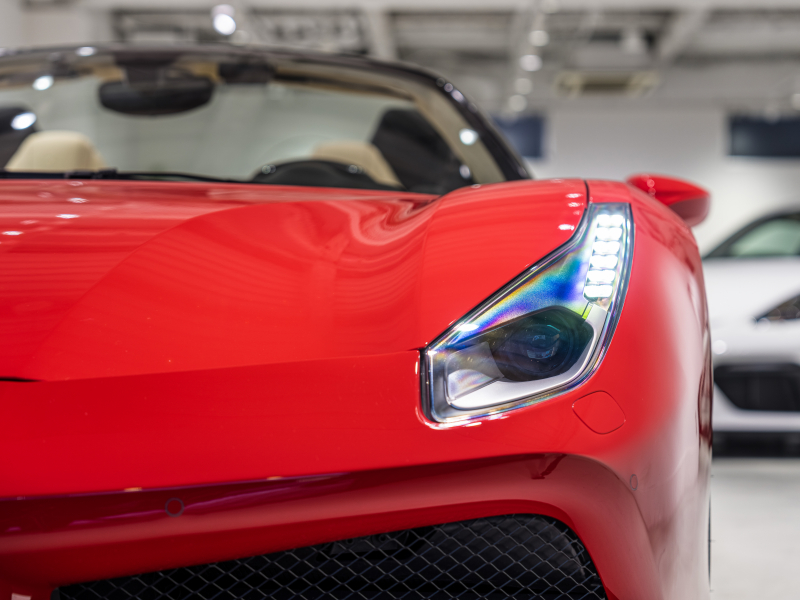 フェラーリ 488スパイダー F1 DCT 正規D車 RossoCorsa フロントサスペンションリフティング Cremaレザー フル電動シート シートヒーター カーボンLEDステア カーボンインテリア JBLサウンド 鍛造20AW