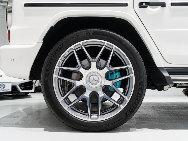 AMG Gクラス G63 AMGﾚｻﾞｰｴｸｽｸﾙｰｼﾌﾞPKG　正規D車 右H Meｺﾈｸﾄ ﾏｷｱｰﾄﾍﾞｰｼﾞｭ革 ｻﾝﾙｰﾌ 純正ﾅﾋﾞTV Burmester AMGﾊﾟﾌｫｰﾏﾝｽEX AMG22ｲﾝﾁAW 電動ｻｲﾄﾞｽﾃｯﾌﾟ ﾛｰﾀﾞｳﾝ　2年保証