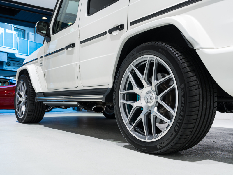 AMG Gクラス G63 AMGﾚｻﾞｰｴｸｽｸﾙｰｼﾌﾞPKG　正規D車 右H Meｺﾈｸﾄ ﾏｷｱｰﾄﾍﾞｰｼﾞｭ革 ｻﾝﾙｰﾌ 純正ﾅﾋﾞTV Burmester AMGﾊﾟﾌｫｰﾏﾝｽEX AMG22ｲﾝﾁAW 電動ｻｲﾄﾞｽﾃｯﾌﾟ ﾛｰﾀﾞｳﾝ　2年保証