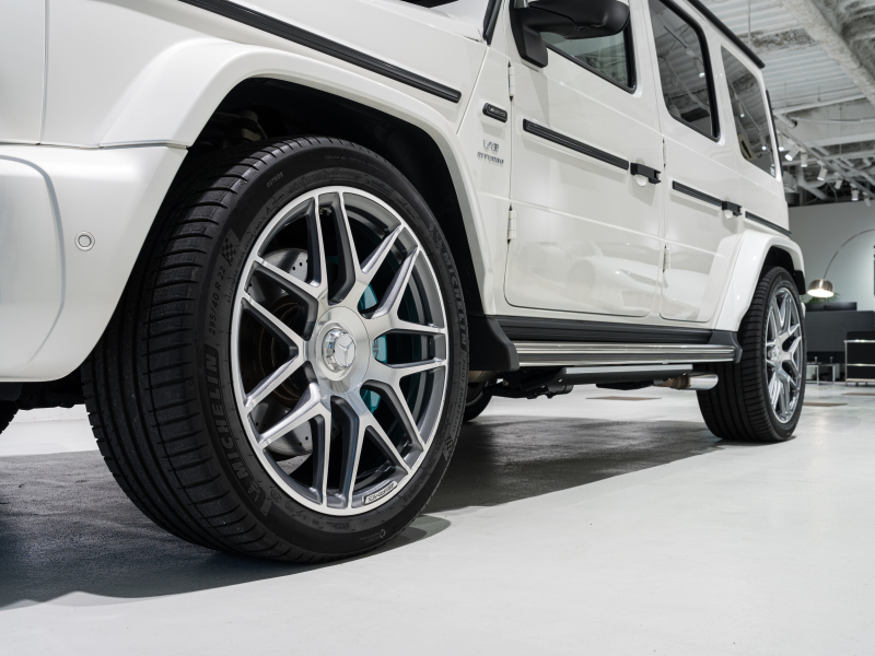 AMG Gクラス G63 AMGﾚｻﾞｰｴｸｽｸﾙｰｼﾌﾞPKG　正規D車 右H Meｺﾈｸﾄ ﾏｷｱｰﾄﾍﾞｰｼﾞｭ革 ｻﾝﾙｰﾌ 純正ﾅﾋﾞTV Burmester AMGﾊﾟﾌｫｰﾏﾝｽEX AMG22ｲﾝﾁAW 電動ｻｲﾄﾞｽﾃｯﾌﾟ ﾛｰﾀﾞｳﾝ　2年保証