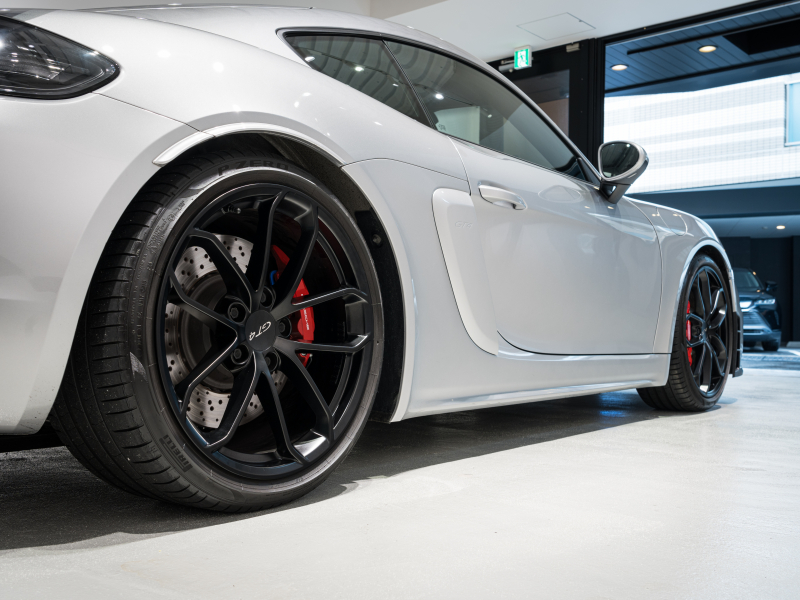 ポルシェ 718 ケイマン GT4 PDK ｽﾎﾟｰﾂｸﾛﾉPKG　正規D車 右H ﾌﾙﾚｻﾞｰｲﾝﾃﾘｱ 18wayｱﾀﾞﾌﾟﾃｨﾌﾞｽﾎﾟｰﾂｼｰﾄ PCMﾅﾋﾞ Bｶﾒﾗ CarPlay BOSE LEDﾍｯﾄﾞﾗｲﾄPDLS+ ｱｸﾗﾎﾟﾘﾝｸﾊﾟｲﾌﾟ 純正20AW